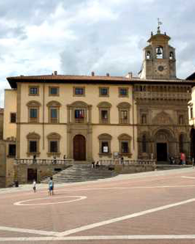 Entdecken Sie Arezzo